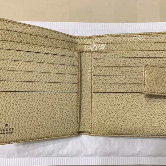 π₯SALEπ₯ Gucci GG Logo Canvas Bifold Wallet - Picture 8 of 14